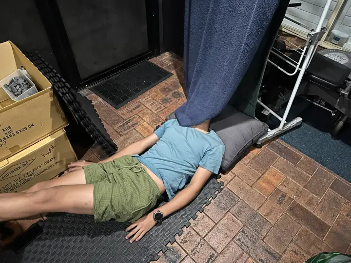7574
